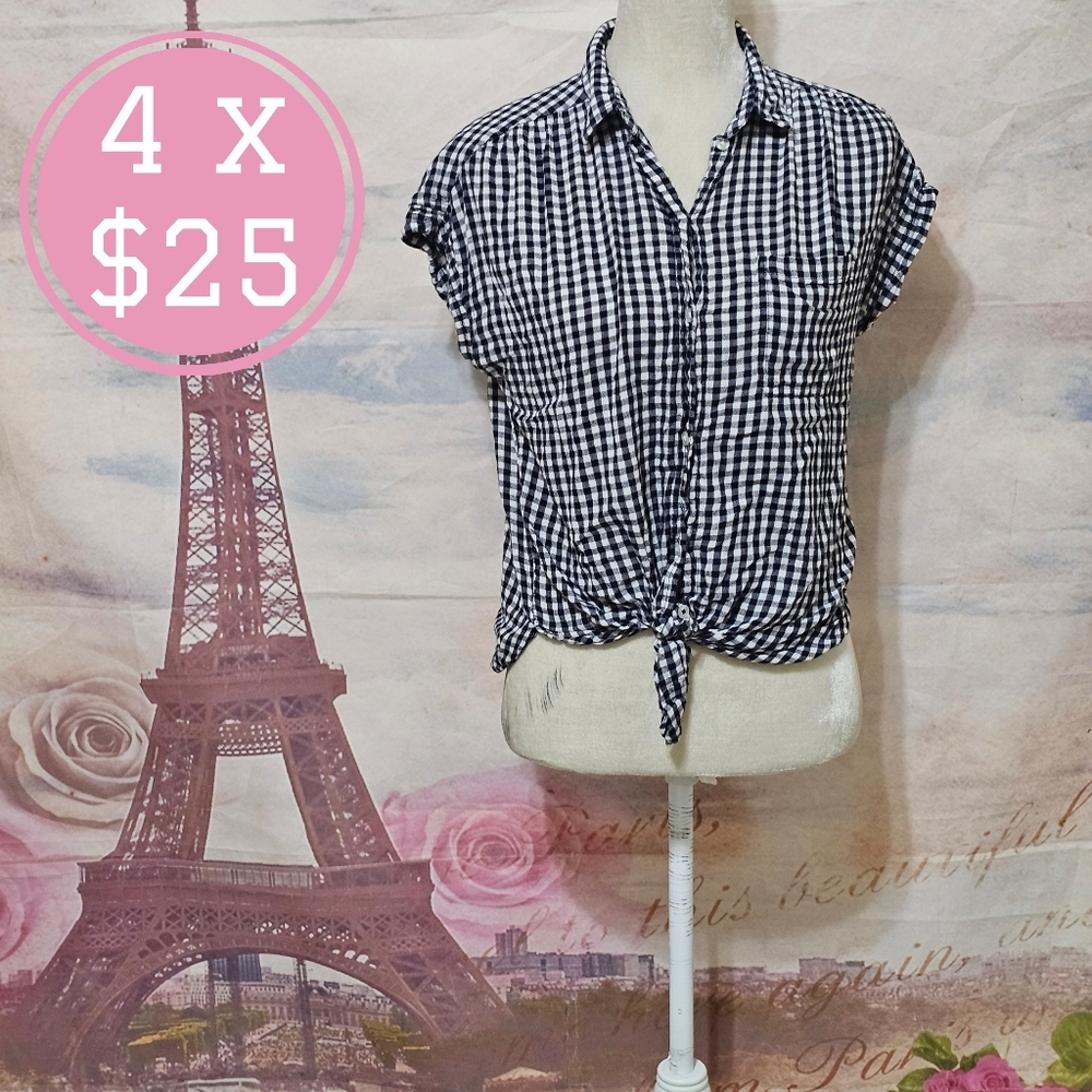 American Eagle Outfitters Black and White Checkered Button Down Shirt